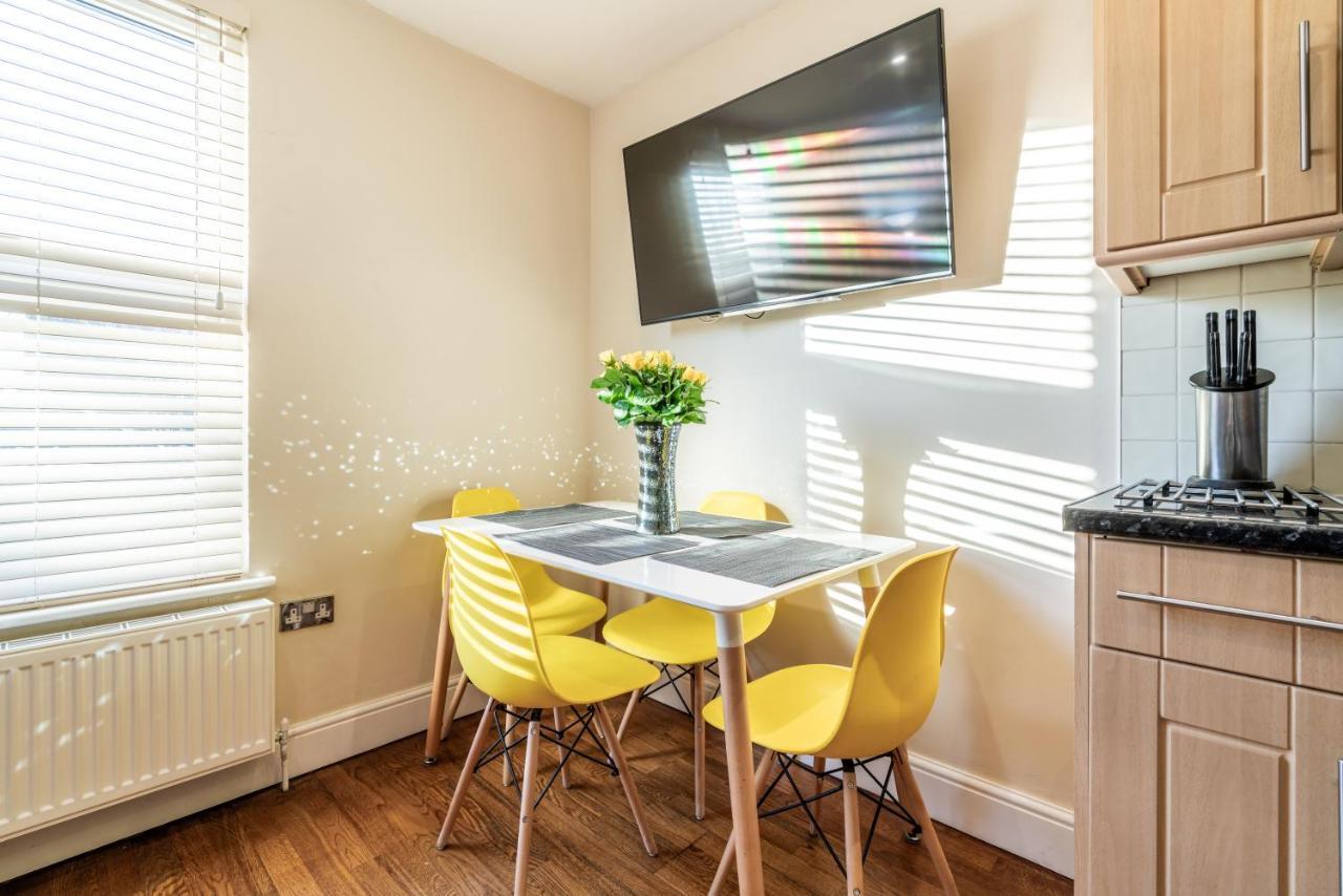 One Bedroom Flat In Bush Hill Park انفيلد المظهر الخارجي الصورة