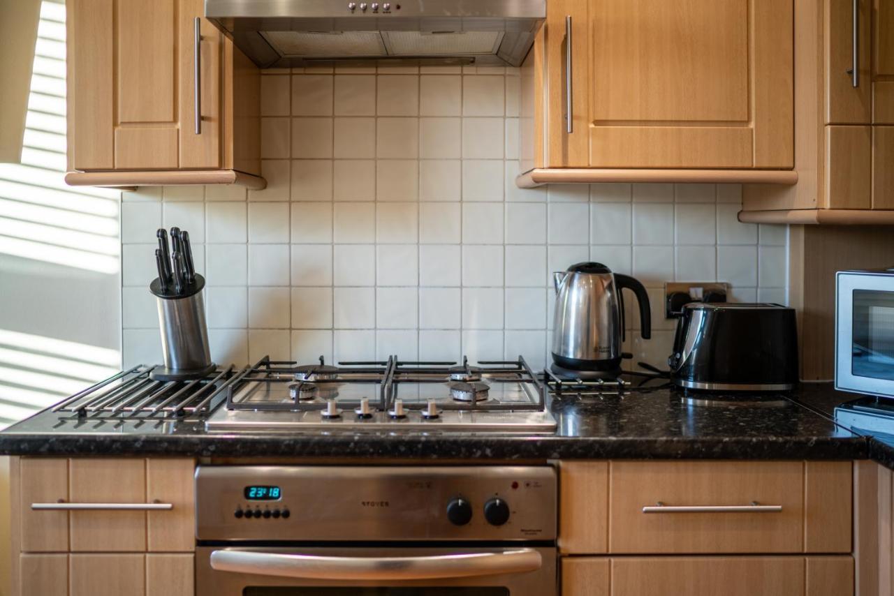 One Bedroom Flat In Bush Hill Park انفيلد المظهر الخارجي الصورة