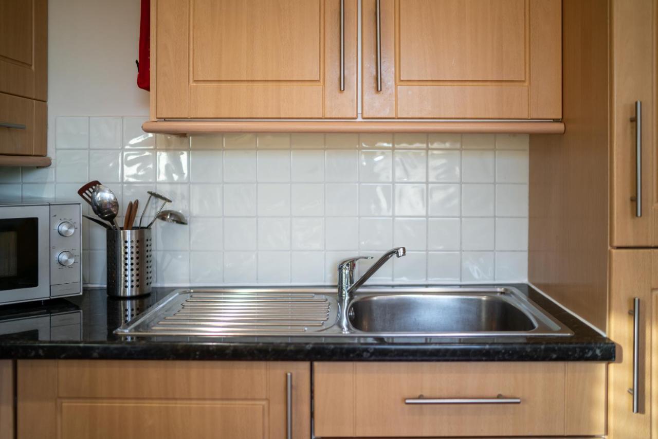 One Bedroom Flat In Bush Hill Park انفيلد المظهر الخارجي الصورة